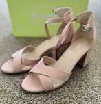Buty na obcasie Graceland Deichmann