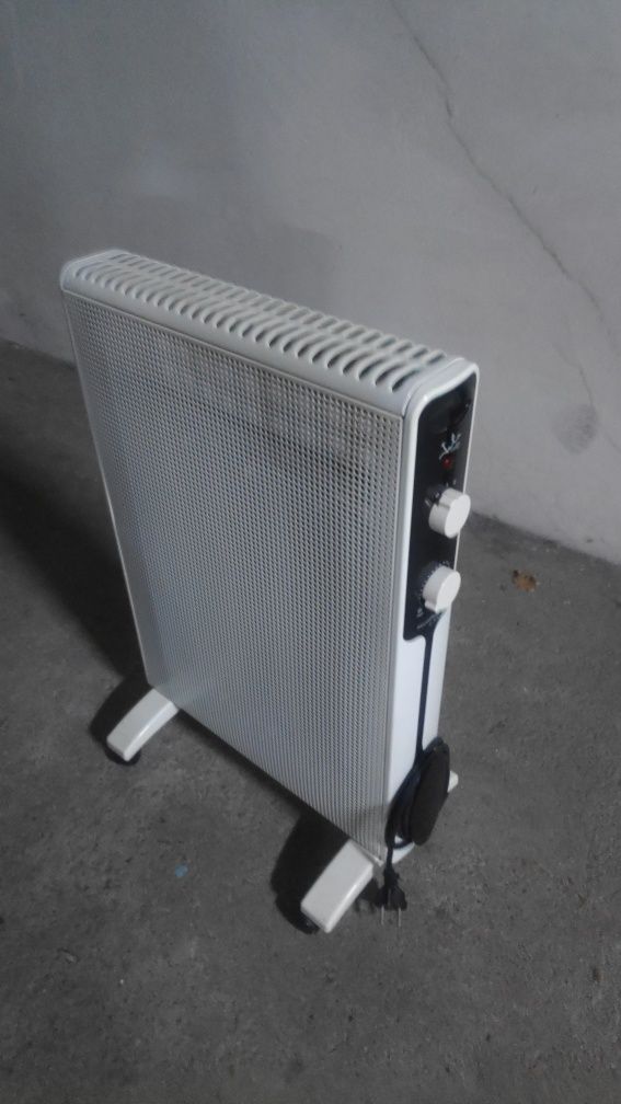 Aquecedor com rodas 1500w