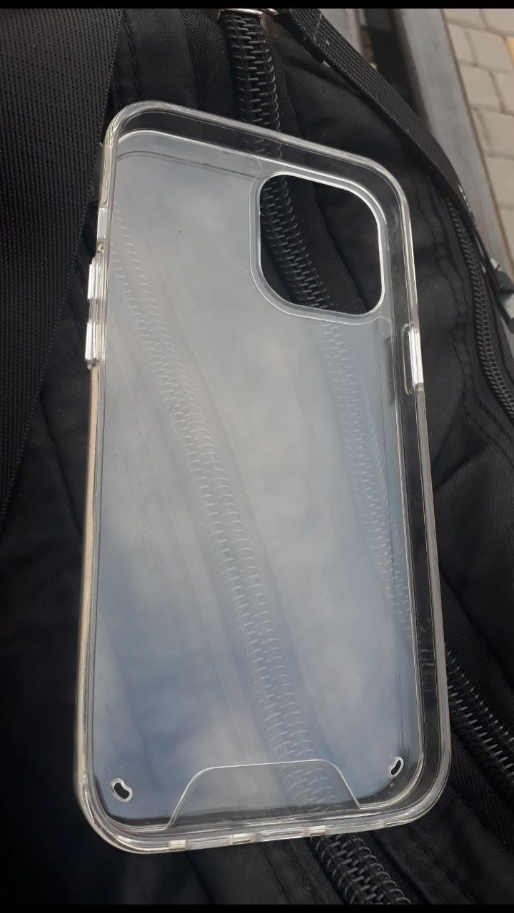 Прозрачный силиконовый бампер чехол для iPhone 12 Promax