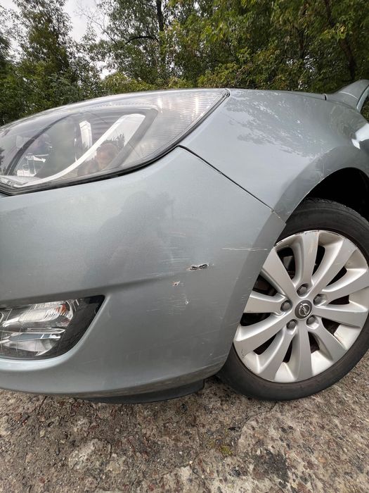 Opel Astra J 2011 року
