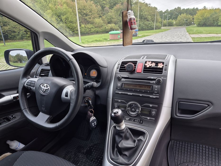 Toyota Auris 1.6 Benzyna