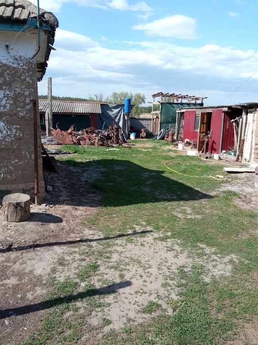 Продам будинок, з велик,учасником,,ціна дог