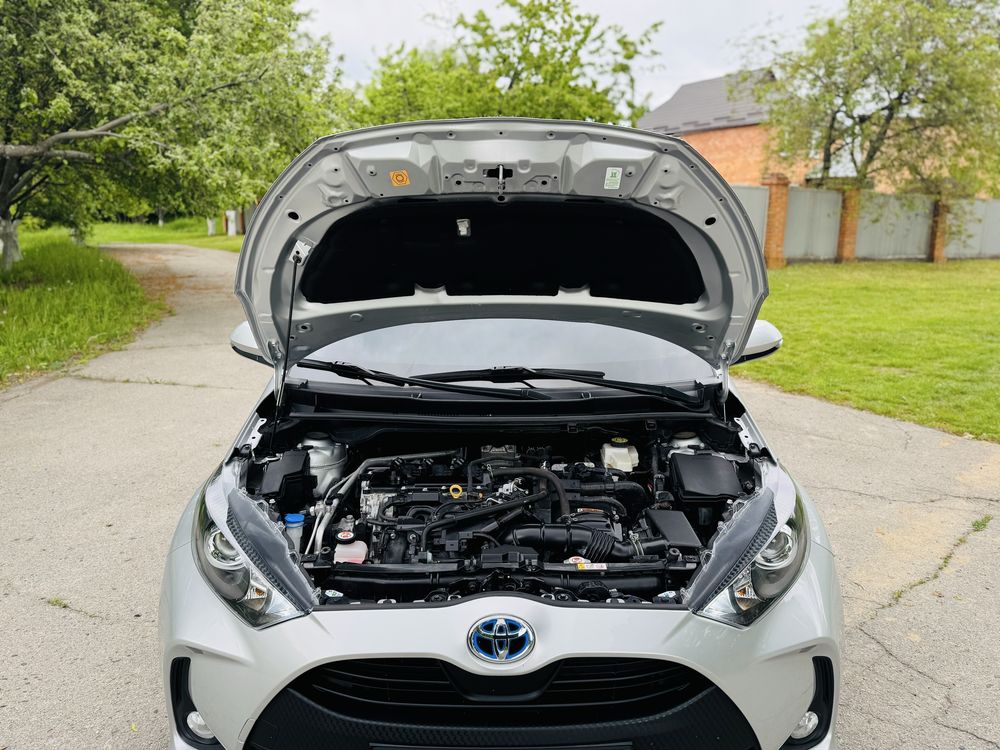 Toyota Yaris 1.5 Hybrid e-CVT Style 2023 рік Official