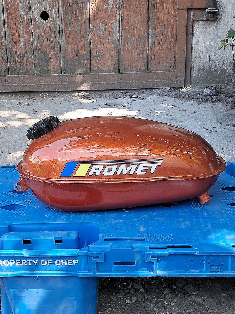 Romet motorynka, komar. Bak  (Tabaka), opony Stomil.