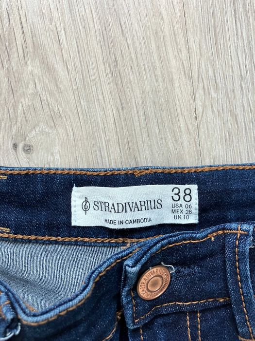 klasyczne jeansy damskie stradivarius rozmiar 38