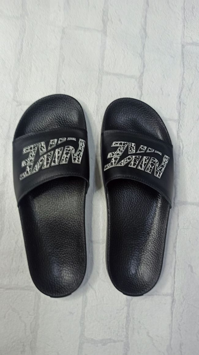 Шлёпки Nike черные 20
