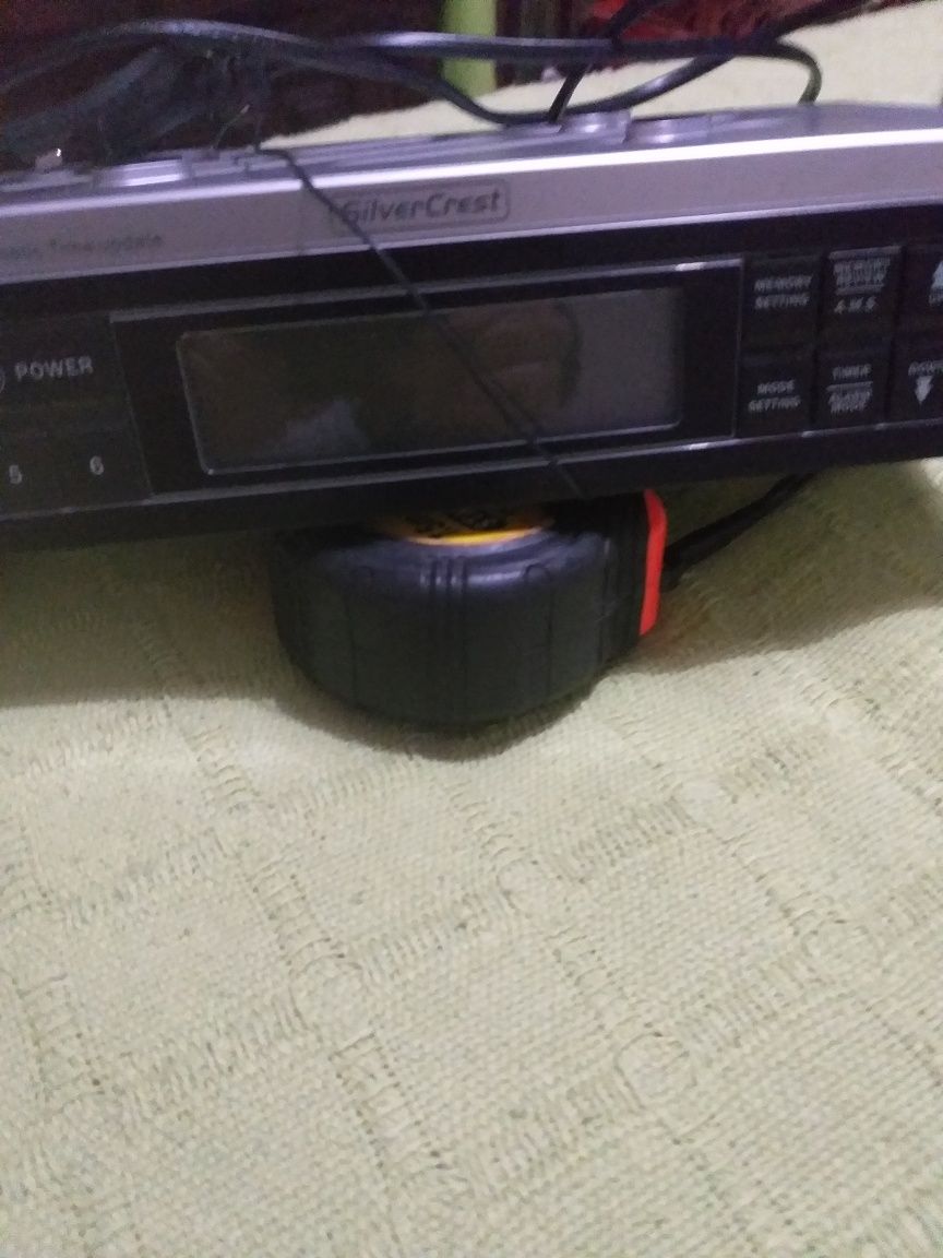 Vendo rádio  despertador ainda novo sem caixa