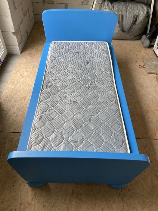 Ліжко дереаʼяне дитяче