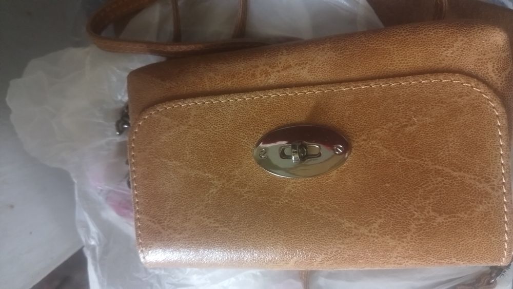 Продам сумочку -клач из натуральной кожи