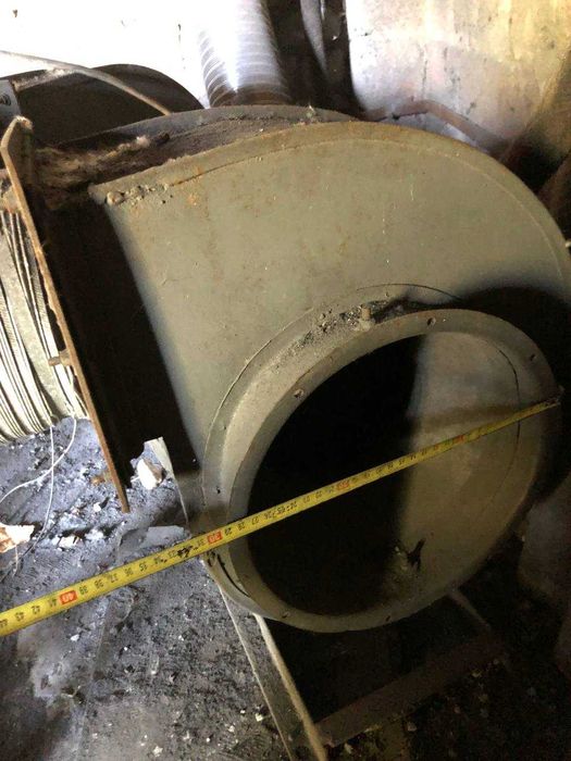 Витяжка центробіжна із двигуном