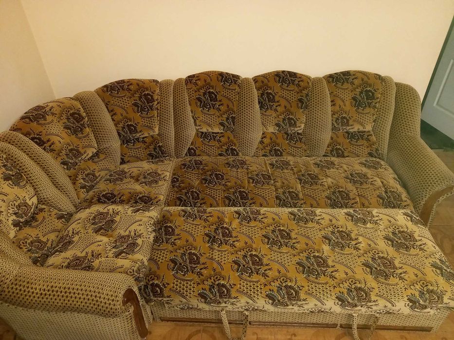 Кутовий диван-ліжко (для гостей)