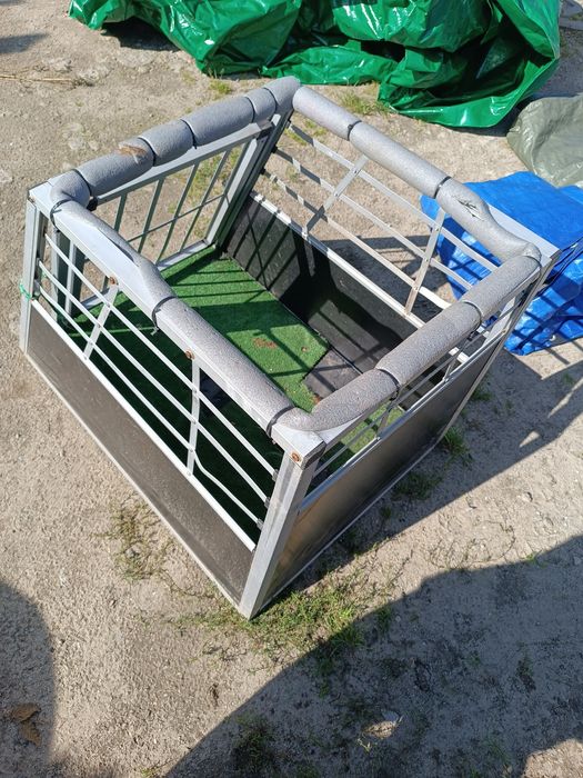 Skrzynia transportowa kojec klatka psa psów samochodu kota kotów
