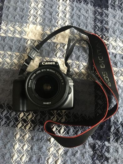 Дзеркальний фотоапарат Canon EOS 1100D