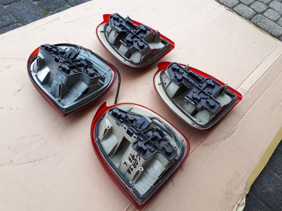 Opel Corsa B  Lampy Tył Prawa Lewa
