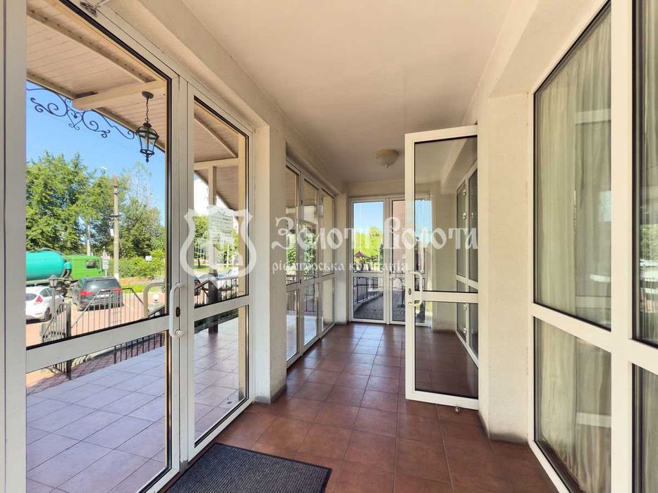 Комерційний об'єкт, 3 пов. Гарний стан. Боярка, Фастівський район