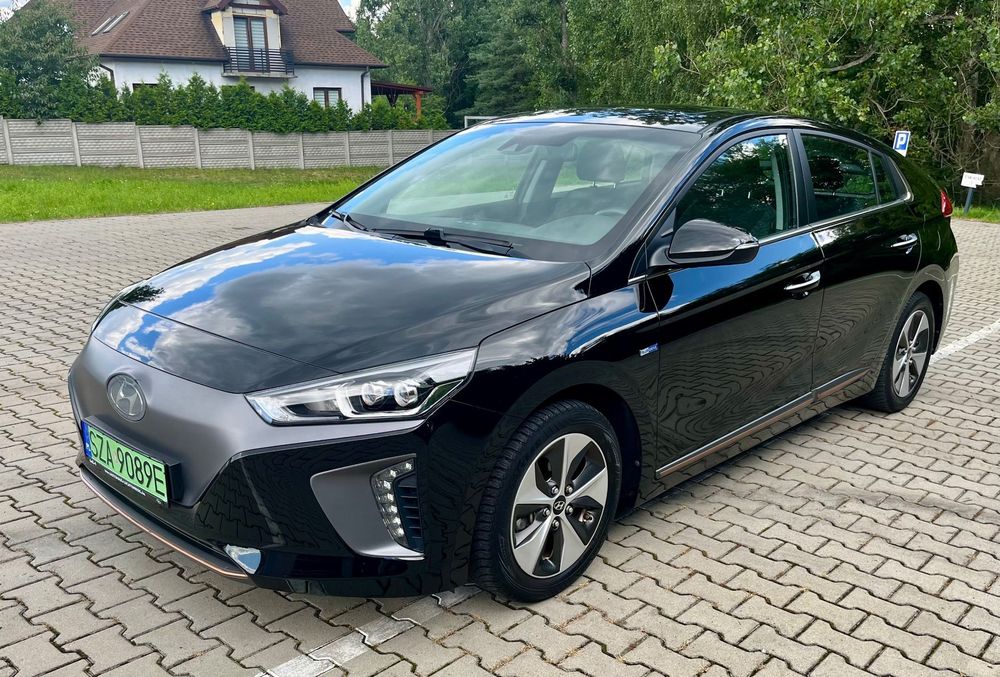 Hyundai IONIQ serwisowany w ASO navi kamera tempomat