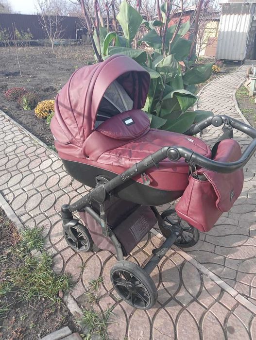 Детскую коляску Roan Bass Soft         
После одного ребёнка