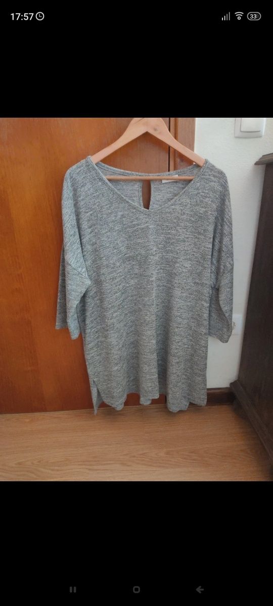 Várias peças de roupa