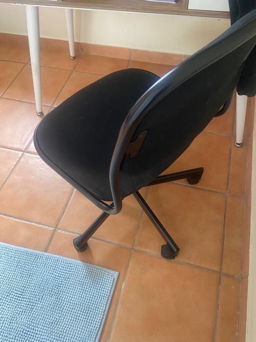 Vendo uma cadeira para mesa de computador