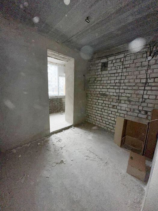 Однокімнатна в зданій новобудові