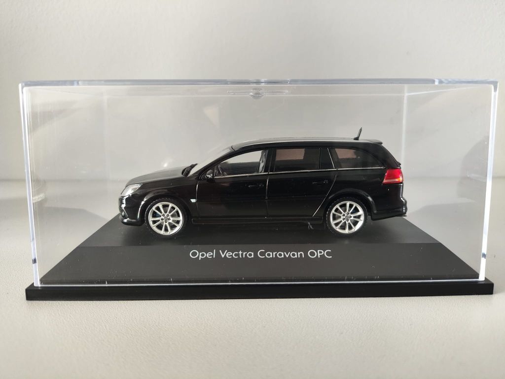 Opel Vectra C Caravan OPC - 1:43