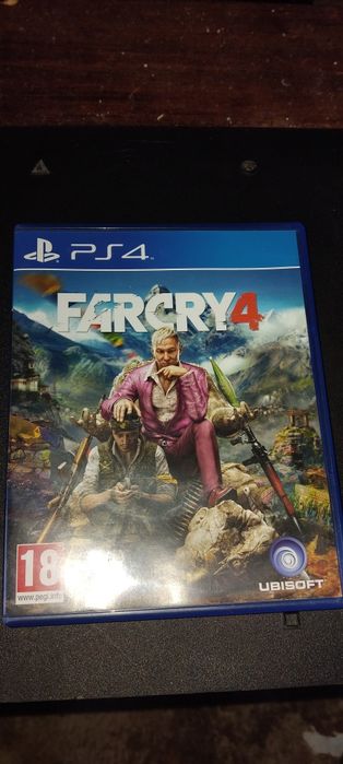 Playstation 4 com 1 comando e 1 jogo