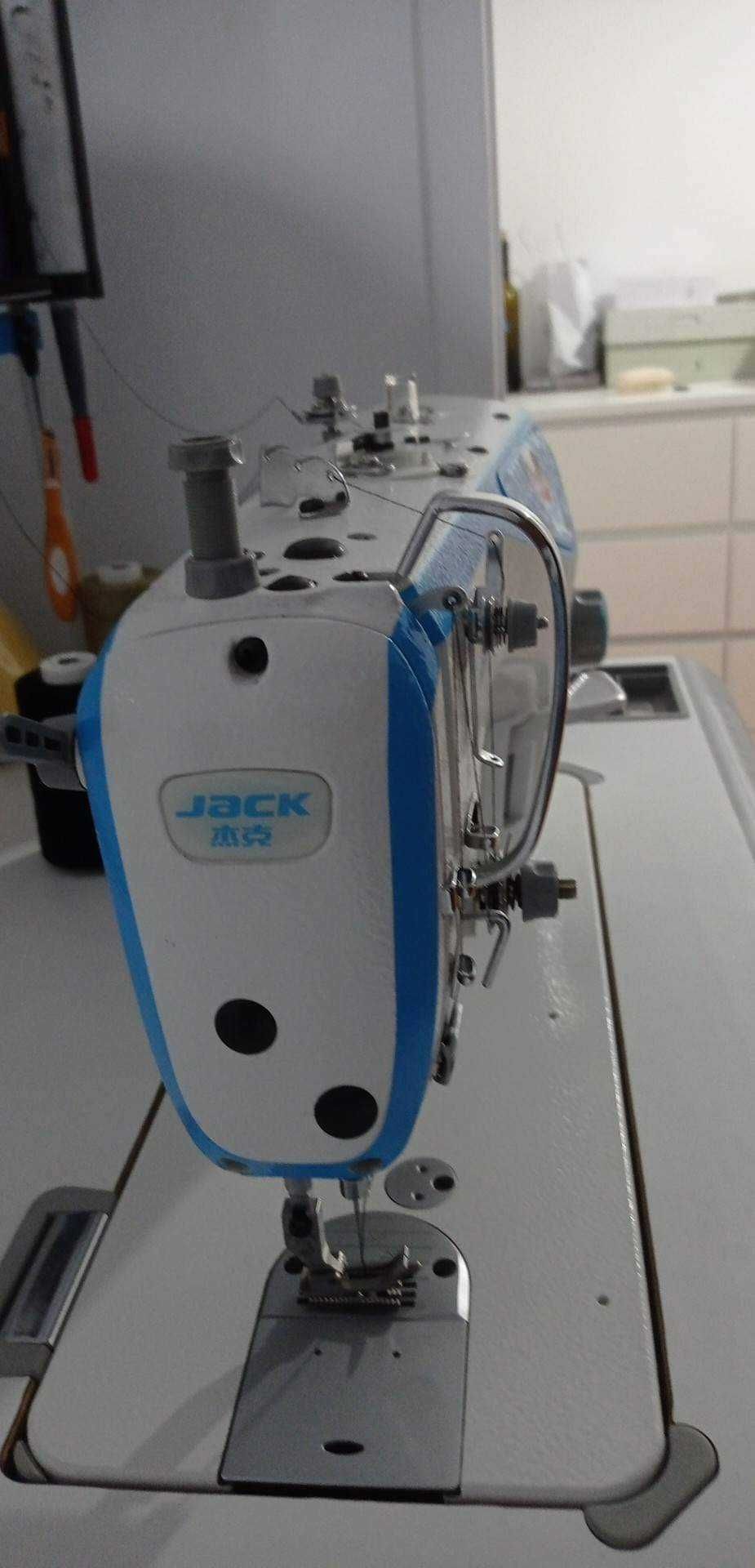 Máquina de costura industrial Jack A4