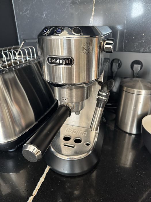 DELONGHI Dedica Style EC685.M