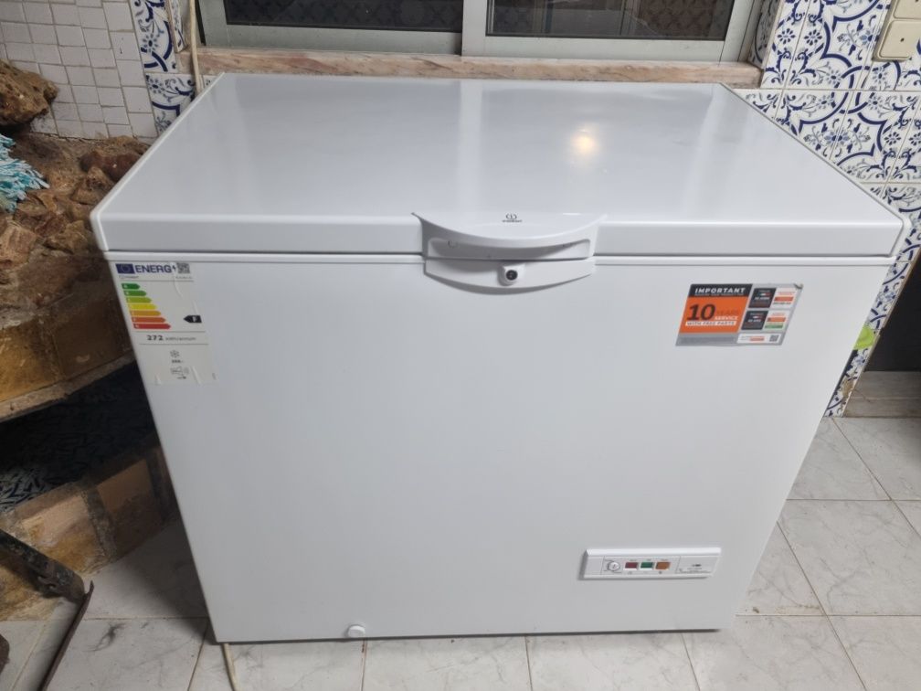 Arca congeladora INDESIT