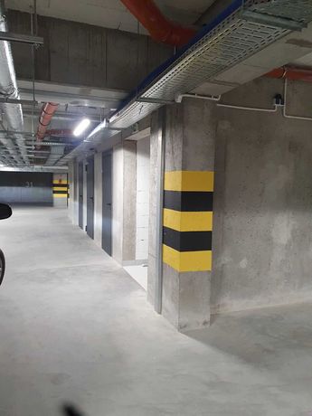 Miejsce postojowe w garażu podziemnym, Małe Błonia 55