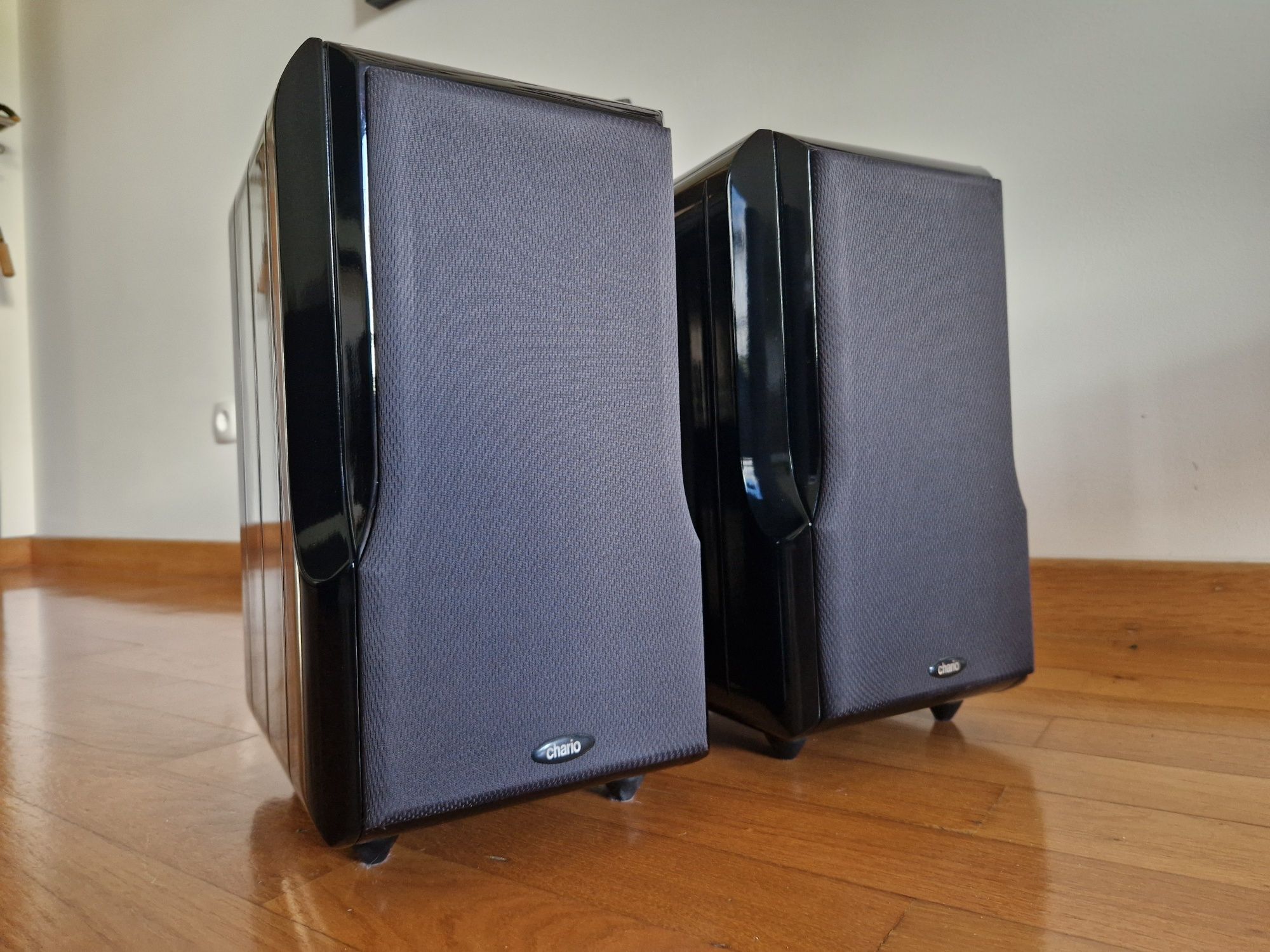 Chario Constellation Lynx colunas monitoras
