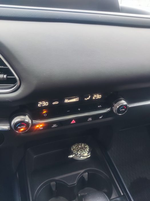 Автомобіль  Mazda cx30