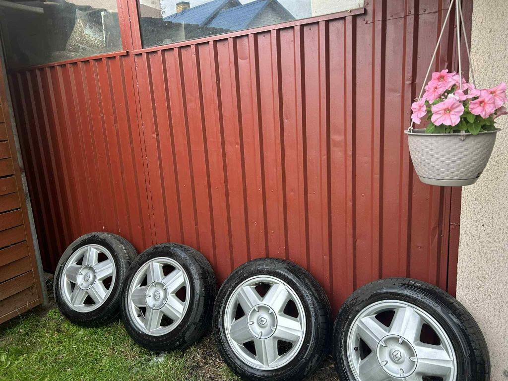 Sprzedam komplet opon letnich z felgami aluminiowymi