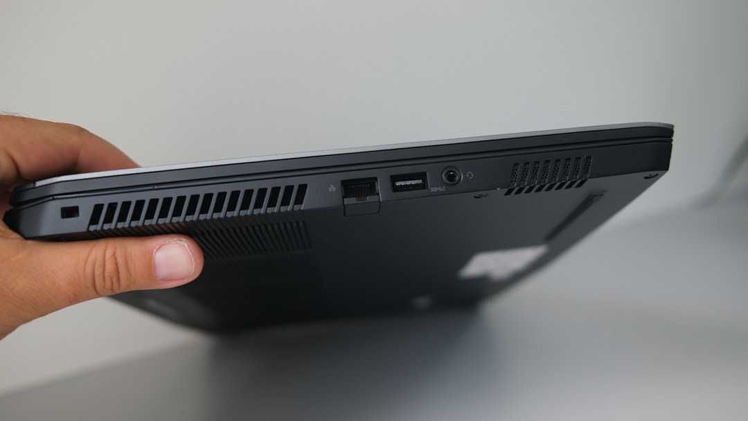 Alienware M 15 i7 9750 H 1tb HDD 256 SSD GTX 1660 Ti  15,6 FHD  100%