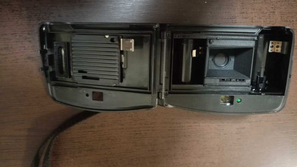 Пленочный фотоаппарат ,дисковий halina,praktica
Й