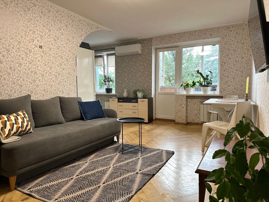 Класна локація! Без %. Продаж 2к. квартира 45 м2 на Дарницькій площі