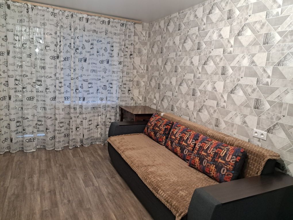 Сдам квартиру посуточно,Инженерная, 12 квартал ,Титова,16 больница, 80