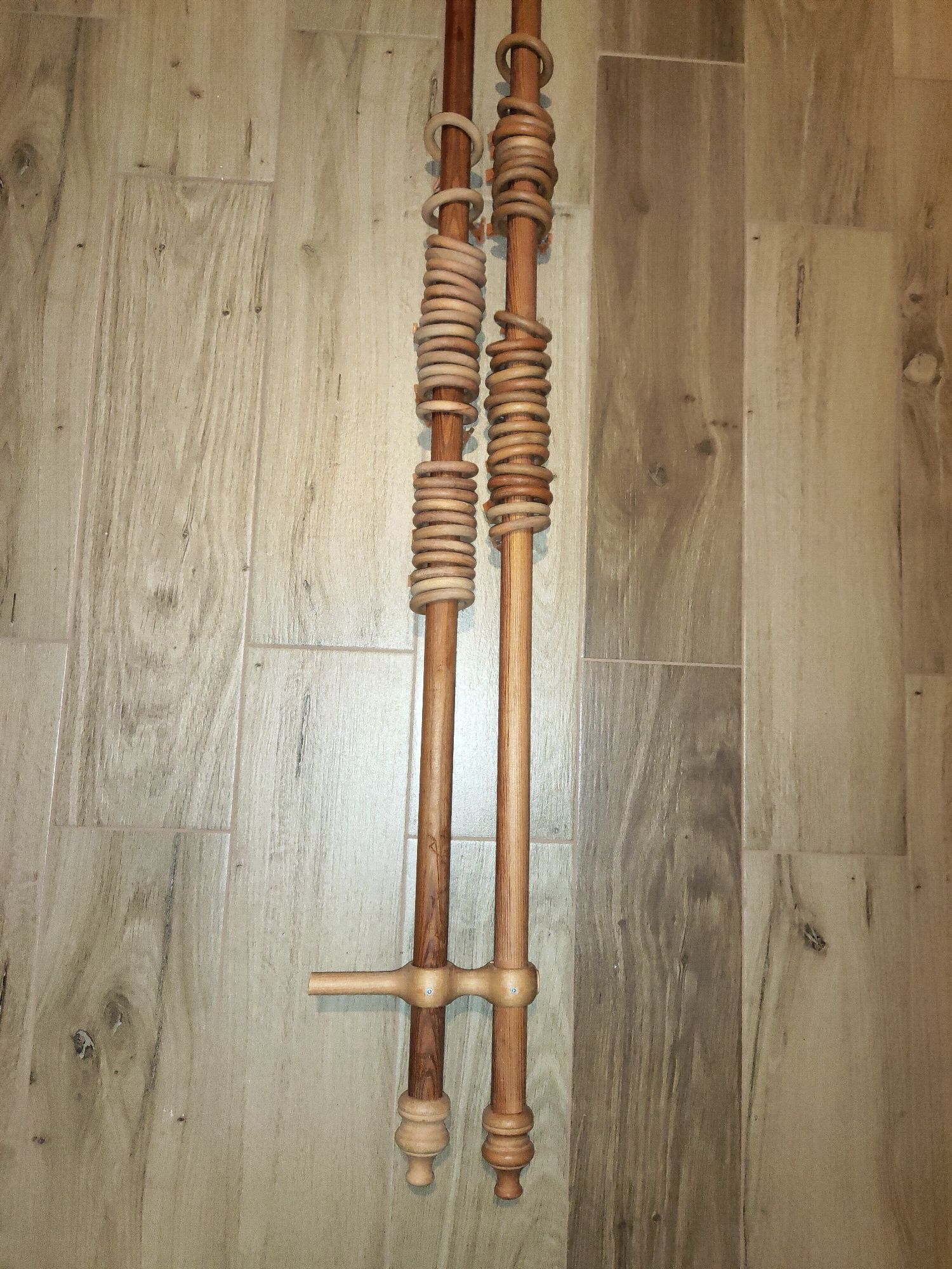 Karnisz ścienny podwójny drewniany teak 240cm