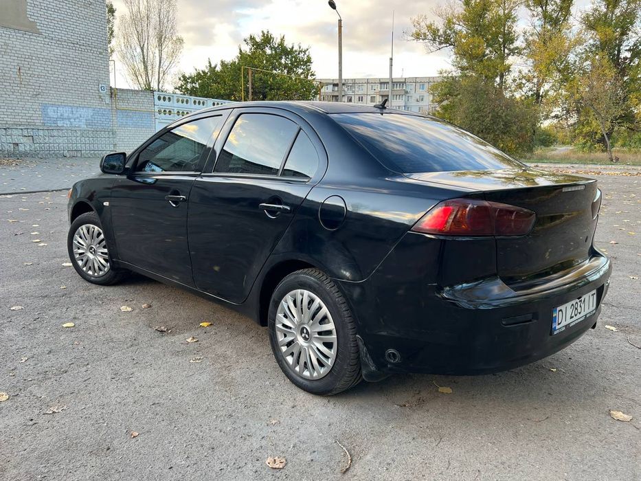 Mitsubishi Lancer X (10)
