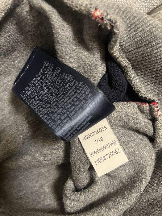 Худі Tommy Hilfiger.