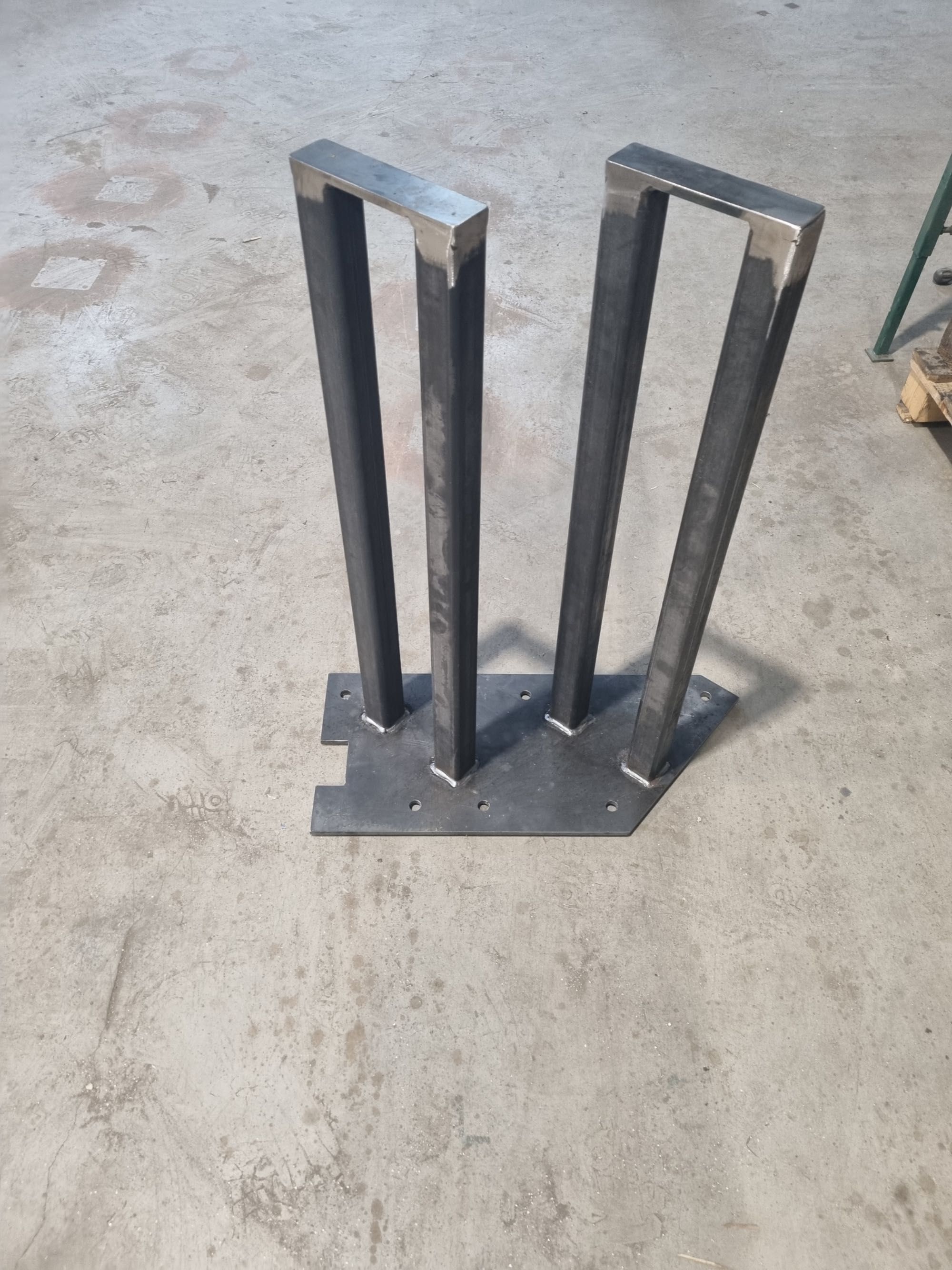Stelaż schody półkowe profil 50x50x5 blacha 10