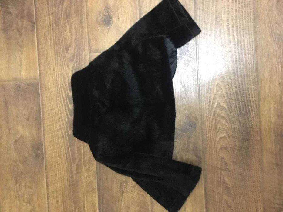 Чорне класичне болеро під штуне хутро