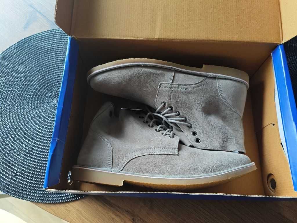 Buty męskie--Nowe--Jack and Jones roz.42, zamsz , beżowe.