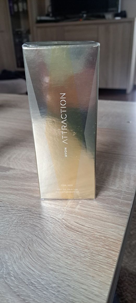 Avon Attraction dla Niej