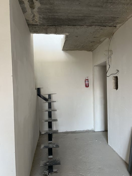 ДВОРІВНЕВА квартира із двома терасами