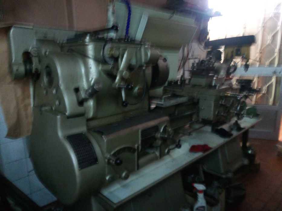 Vendo Torno Mecânico Marca WILSON MINI para 700mm diâmetro.