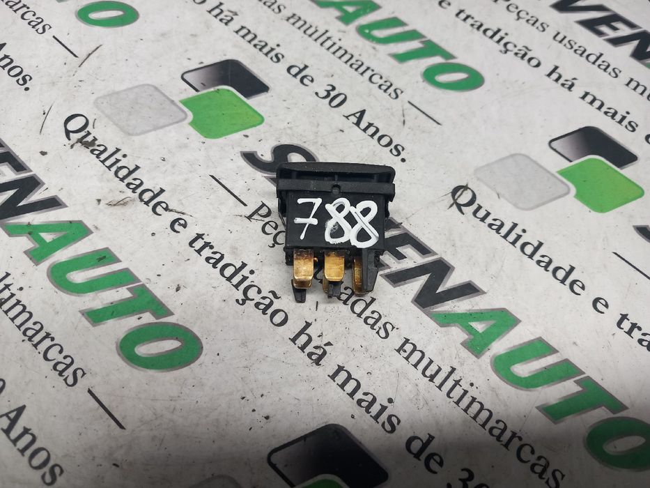 Comando / botão / interruptor vidros frente direito VOLKSWAGEN Polo (6