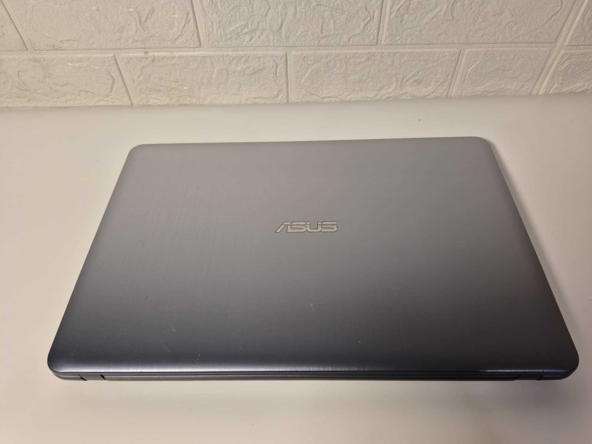ASUS R540Y AMD A8-7410/8GbDDR/512SSD/AMD-R5/ BateriaOK