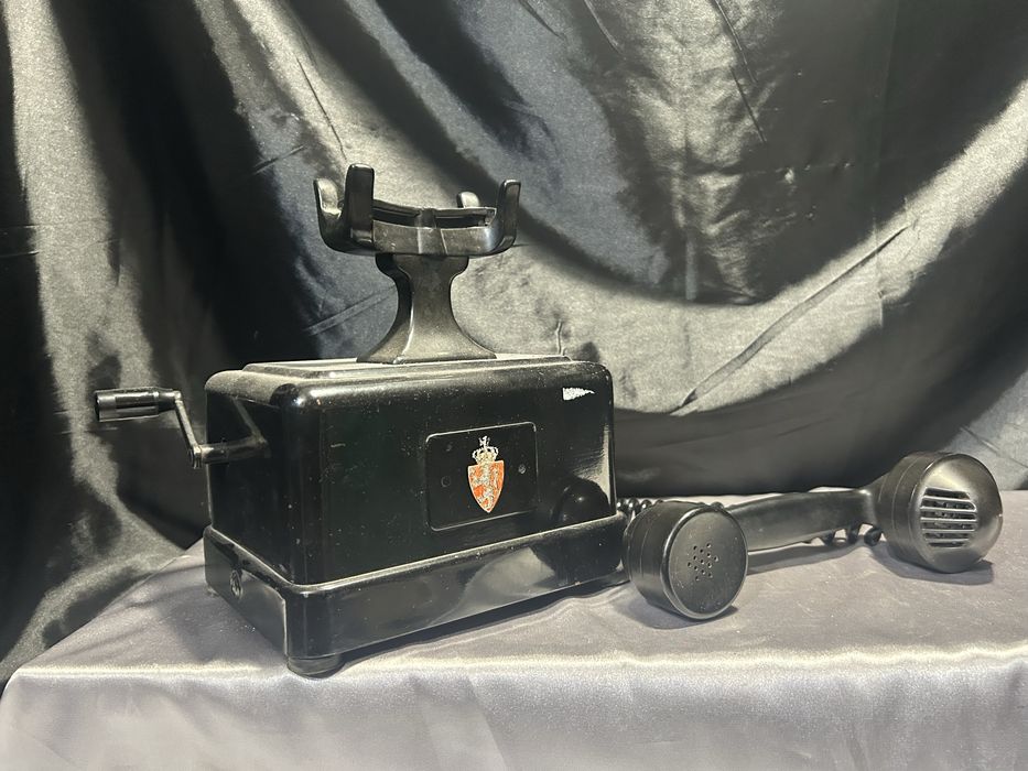 Stary Telefon na Korbkę – Antyk, Bez Cyferblatu