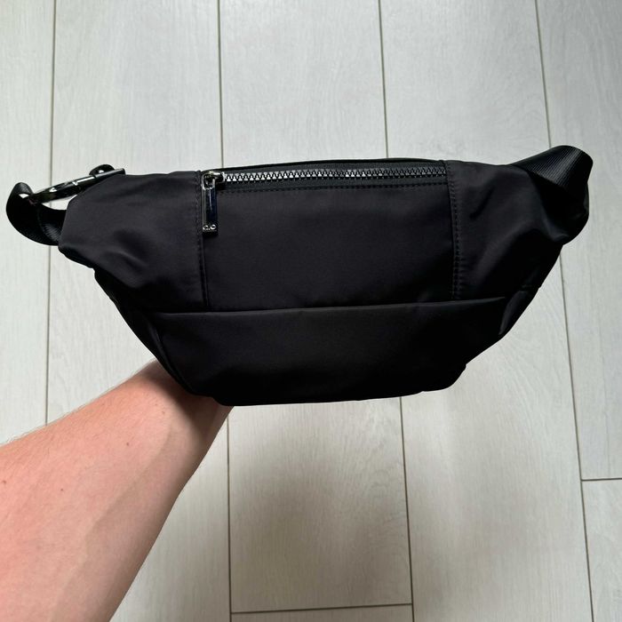 Сумка через плече/на пояс Alo Yoga Funny Pack. Бананка Alo.